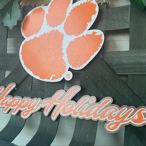 CLEMSON TIGERS 16”x16” HAPPY HOLIDAYS Hanging Basket Christmas Holiday Wreath - Picture 6 of 7